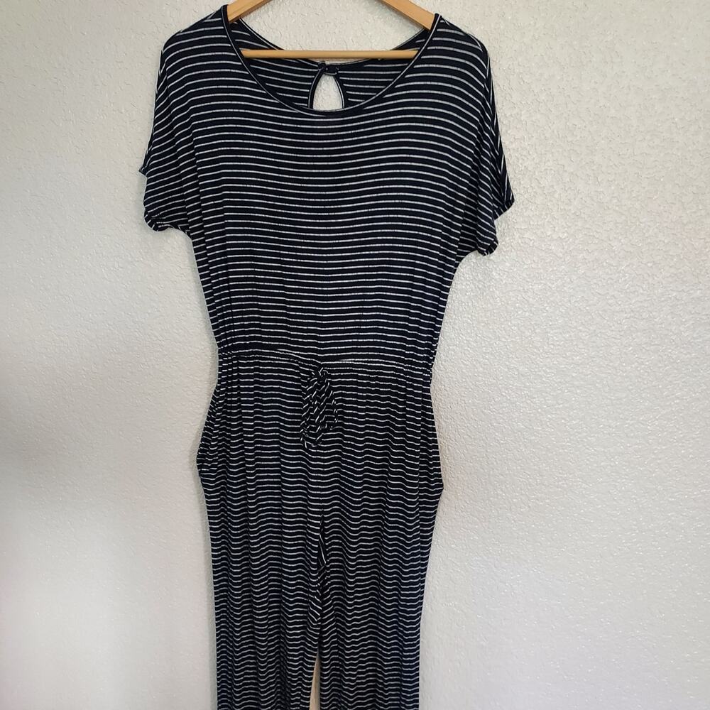 ⭐️5/$20 Daisy Navy White Striped Pants Romper Size L